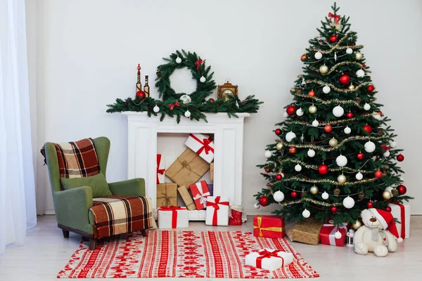 Silvester Weihnachtsbaum mit Geschenken — Stockfoto