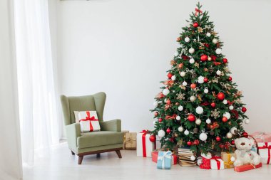 Noel Ağacı ile Yeni Yıl Aralıkta Dekor Çelengi