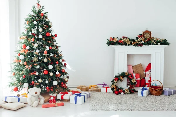 Decoración de Navidad Inicio Árbol de Navidad con regalos para el año nuevo —  Fotos de Stock
