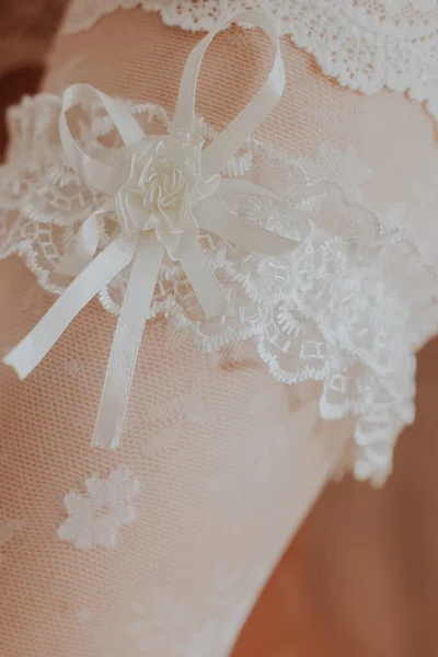 The brides garter white beauty wedding beautiful — Stock Photo, Image
