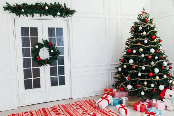 Szilveszter Karácsony Belső tér Otthon Karácsonyfa Ajándékok — Stock Fotó