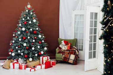 Yılbaşı Ağacı ve ev hediyeleri