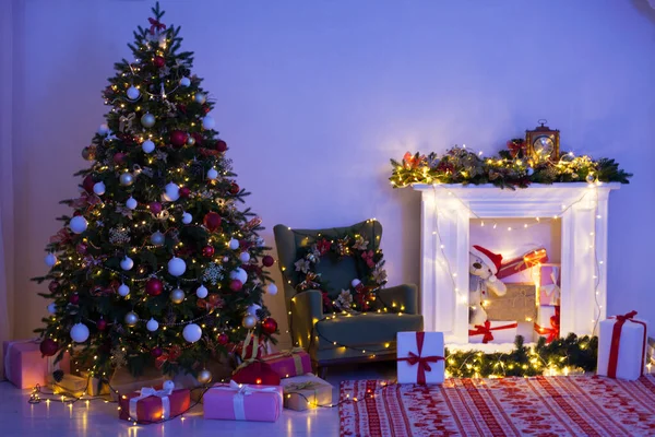 Guirnalda de luces Árbol de Navidad por la noche para el nuevo año — Foto de Stock