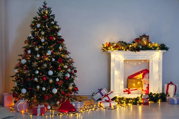 Lights garland Christmas tree at night for the new year — Stock Photo, Image