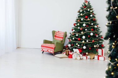 Yılbaşı arifesi, Noel ağacı dekorasyonu Aralık ayı sunar.