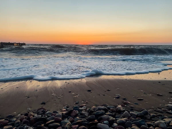 Meer Strand und Sonnenuntergang Himmel schöne Landschaft — Stockfoto