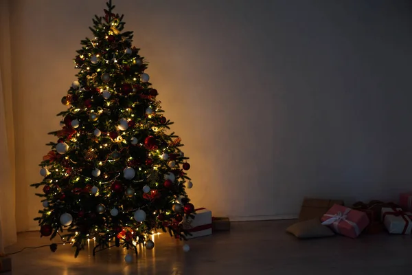 クリスマスツリーライトガーランド｜大晦日の休日 — ストック写真