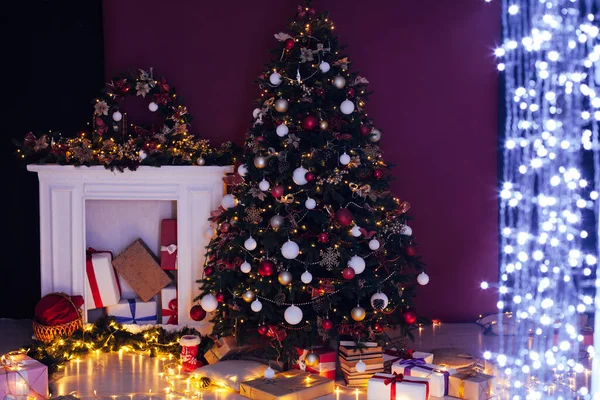 Licht slinger Kerst interieur Nieuwjaar nacht Kerst — Stockfoto