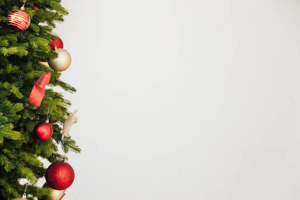 Decoração ano novo feriado interior árvore de Natal presentes — Fotografia de Stock