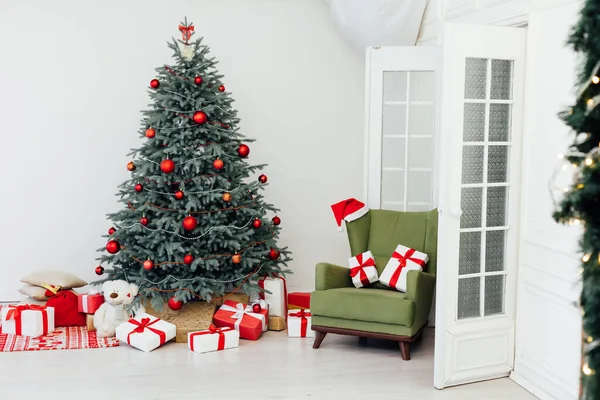 Vacaciones Año Nuevo feliz árbol de Navidad regalos de decoración —  Fotos de Stock