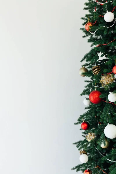 Galhos árvore de Natal decoração guirlanda novo lugar de ano para inscrição — Fotografia de Stock