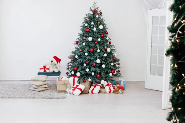 Julgran Nyår semester gåvor inredning — Stockfoto