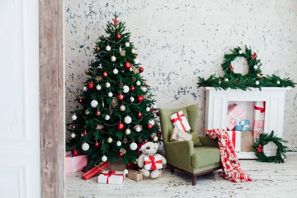 Vánoční strom dovolená představuje Silvestr pozadí — Stock fotografie