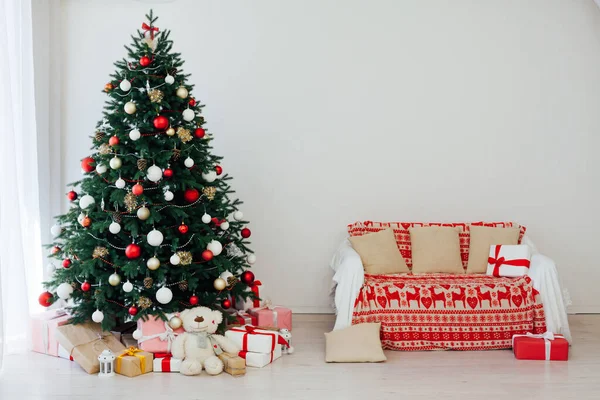 Vánoční strom dovolená představuje Silvestr pozadí — Stock fotografie
