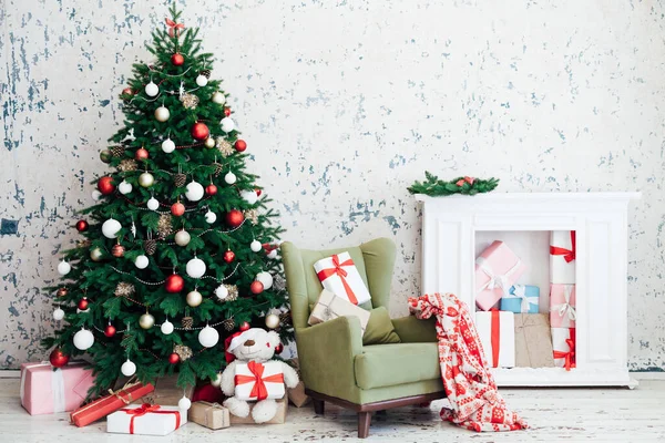 Navidad árbol de vacaciones presenta año nuevo fondo de víspera — Foto de Stock