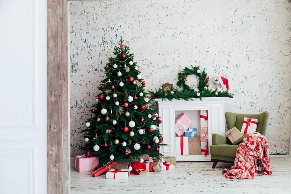 Χριστουγεννιάτικο δέντρο διακοπές παρουσιάζει Πρωτοχρονιά παραμονή φόντο — Φωτογραφία Αρχείου