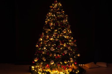 Işıklar Noel 'in iç kısımları Yeni Yıl Geceleri Noel' i