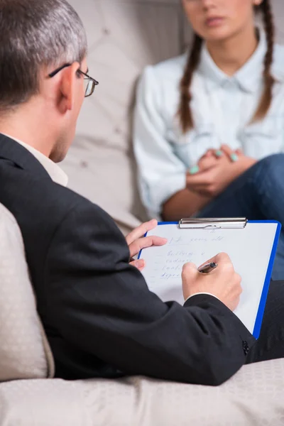 Psiquiatra y paciente Adolescente — Foto de Stock