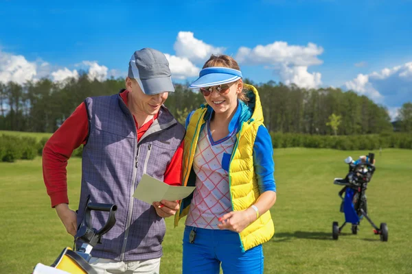 남자와 여자 골프 — 스톡 사진