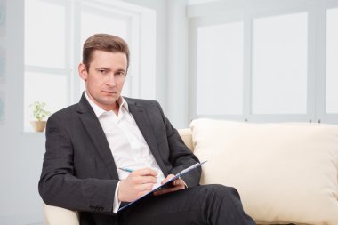 erkek psikolog not almak hazır olmak