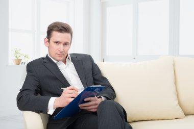 erkek psikolog not almak hazır olmak