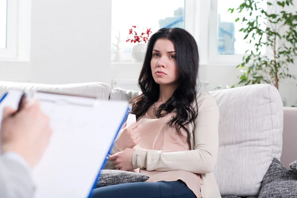 Psiquiatra y paciente mujer — Foto de Stock