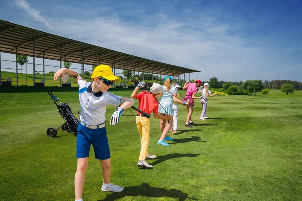 Golfskola för barn — Stockfoto