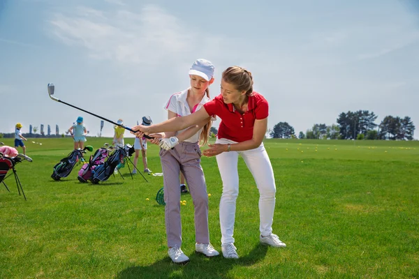 Escuela de golf para niños — Foto de Stock