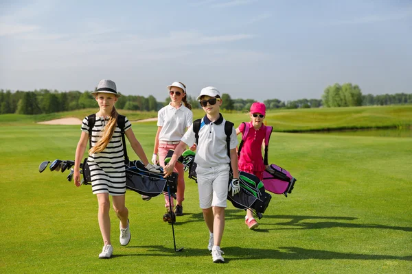 Crianças escola de golfe — Fotografia de Stock