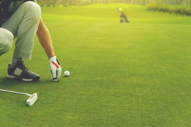 Golf topu pozisyon yeşil işaretleme