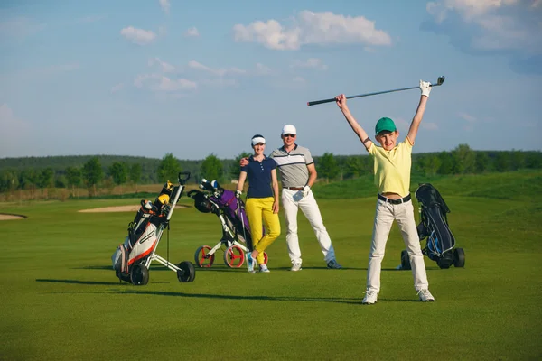 Familia jugando al golf — Foto de Stock