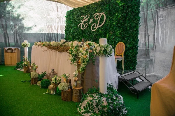 Düğün natürmort rustik tarzda. Retro stilize fotoğraf.