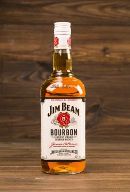 Okuma Moldova 8 Nisan 2016. Jim Beam, Beam Inc. tarafından Clermont, Kentucky'de üretilen, dünyanın en çok satan burbon markalarından biridir..