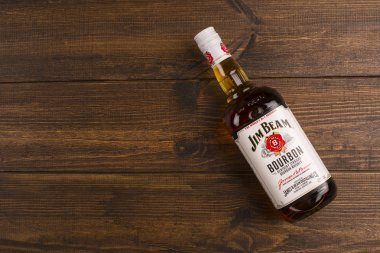 Okuma Moldova 8 Nisan 2016. Jim Beam, Beam Inc. tarafından Clermont, Kentucky'de üretilen, dünyanın en çok satan burbon markalarından biridir..