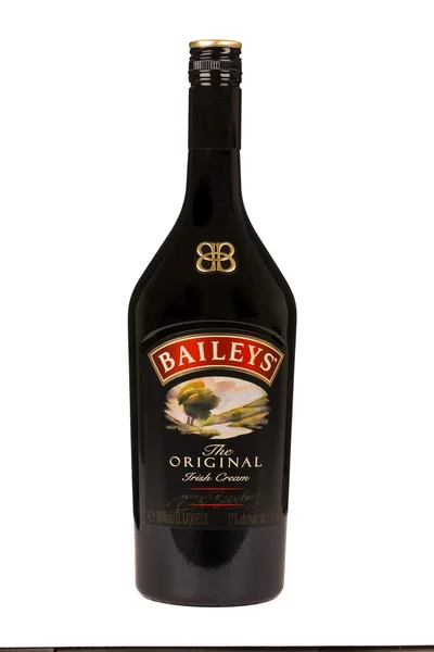 LEGGERE MOLDOVA 7 APRILE 2016: Baileys Irish Cream è un liquore irlandese a base di whisky e panna, prodotto da Gilbeys d'Irlanda. Marchio attualmente di proprietà di Diageo . — Foto Stock