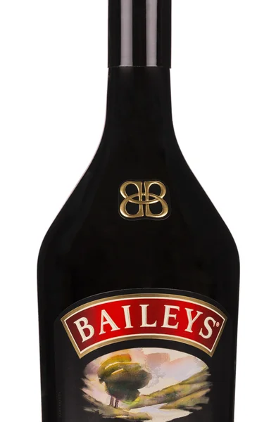 READING MOLDOVA APRIL 7, 2016: Baileys Irish Cream is an Irish whiskey- and cream-based liqueur, made by Gilbeys of Ireland. Brand currently owned by Diageo. — Stock Photo, Image