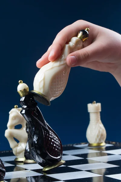Anak pertempuran bermain catur — Stok Foto