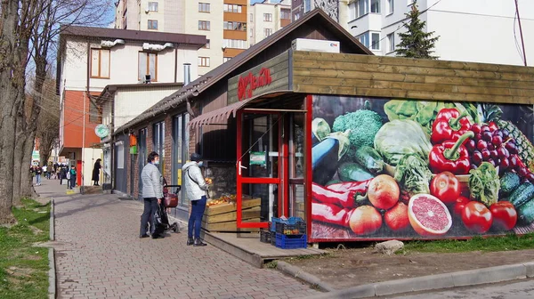 Fotografía Callejera Ternopol Las Calles Ciudad Soleado Día Primavera Publicidad —  Fotos de Stock