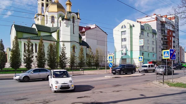 Gatufotografering Ternopol Stadens Gator Solig Vårdag Vägmärken Och Hållplatser För — Stockfoto