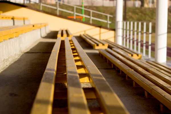 Livre Ginásio Seção Estádio Amarelo Pintado Bancos Vazios Madeira Dia — Fotografia de Stock