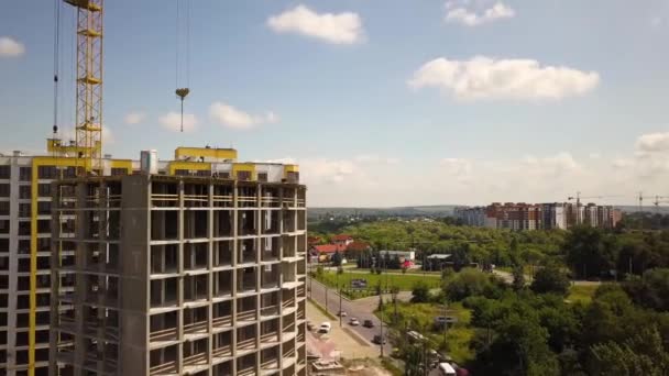 建造中的高层住宅公寓楼的空中景观 — 图库视频影像