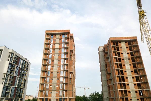 Edifícios Apartamentos Residenciais Arranha Céus Guindaste Torre Desenvolvimento Local Construção — Fotografia de Stock