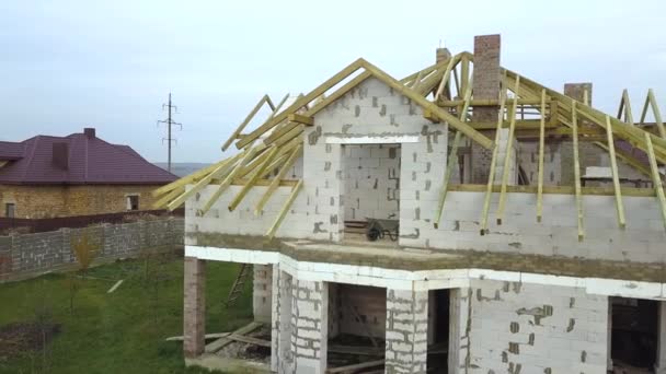 Vista Aérea Uma Casa Privada Com Paredes Tijolo Concreto Arejado — Vídeo de Stock