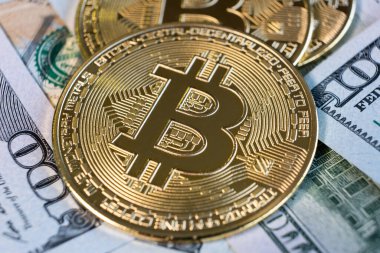 Metal parlayan bitcoin kripto paralarını Amerikan dolarlarına yakın tut. Elektronik merkeziyetçi para kavramı.