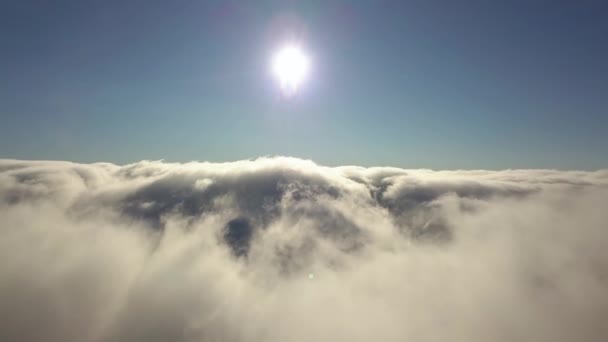 白いふかふかの雲の上からの空中風景 — ストック動画