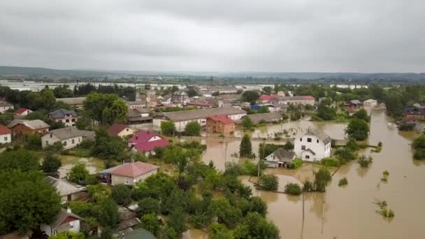 Vista Aérea Casas Inundadas Con Agua Sucia Del Río Dnister — Vídeos de Stock