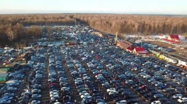 İndirimli araba pazarındaki birçok arabanın en iyi hava görüntüsü.