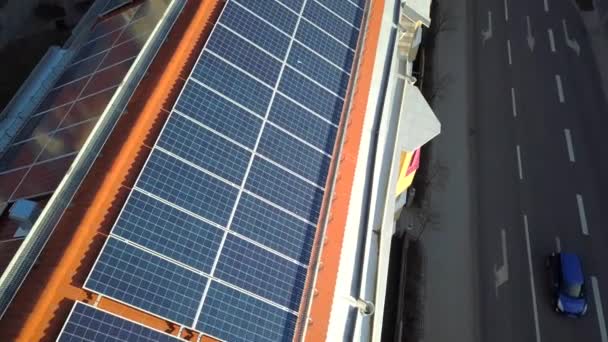 Paneles Solares Parte Superior Del Techo Del Edificio Residencial Para — Vídeos de Stock