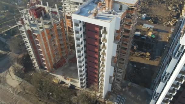 Yüksek Kule Vincinin Inşaat Halindeki Apartmanların Havadan Görüntüsü Gayrimenkul Geliştirme — Stok video