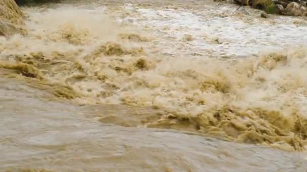 Acqua Sporca Del Fiume Fangoso Nel Periodo Inondazione Durante Forti — Video Stock